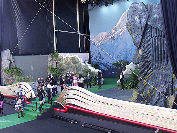 The Hobbit Pop-Up Book of New Zealand