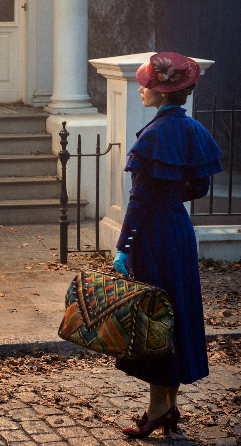 First Look at Emily Blunt as Mary Poppins