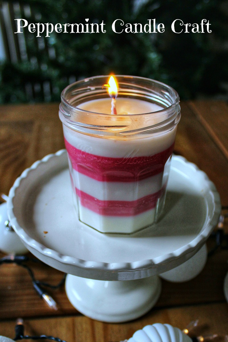 Peppermint Candle Holiday Craft #HolidayCraft #Candlemaking #Peppermint #HomemadeGift #PeppermintCandle #SoyCandle