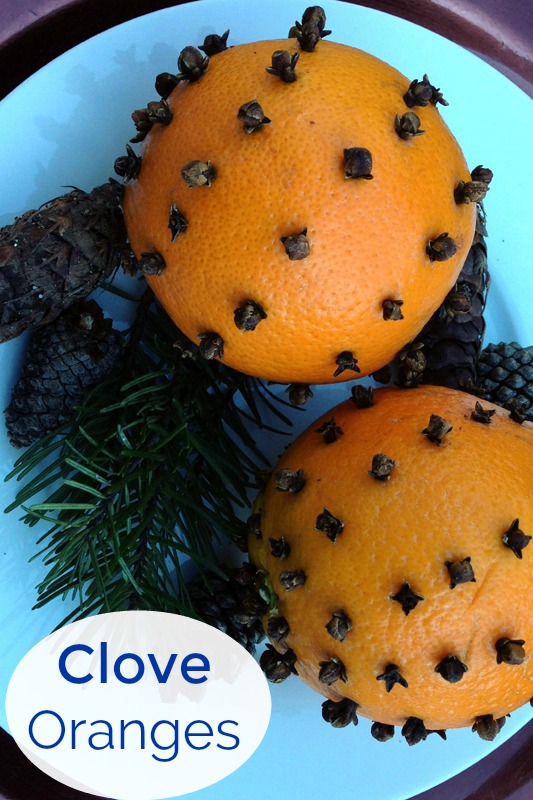 Clove Studded Oranges #HolidayDecor #HomemadeHoliday