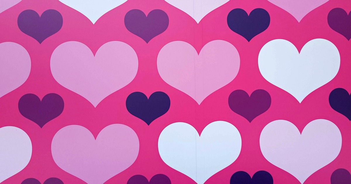 feature pink white hearts