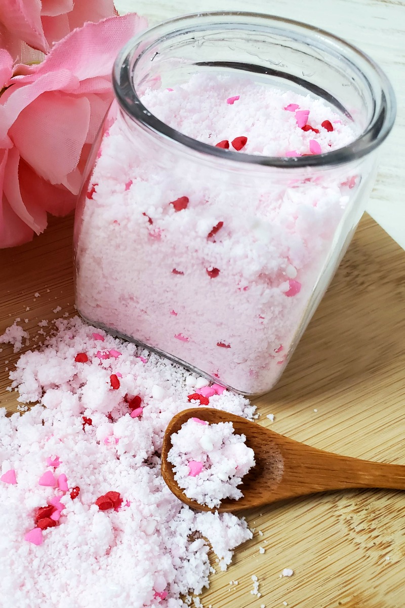 Strawberry scented fizzy bath salts are a fun project, when you want to make a homemade Valentine's Day gift for a loved one. 