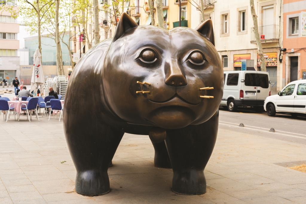 botero cat sculpture