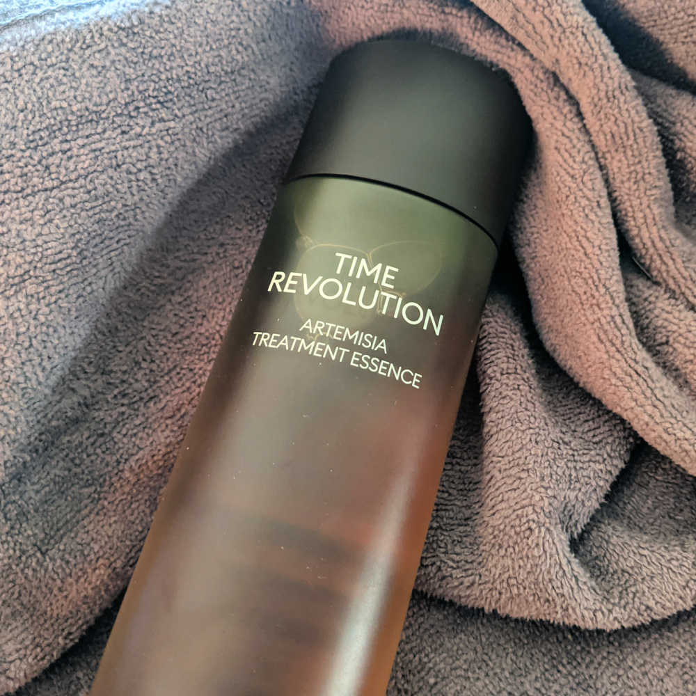 When I heard about Missha Time Revolution, I knew I wanted to try the Artemisia Treatment Essence for my sensitive skin.