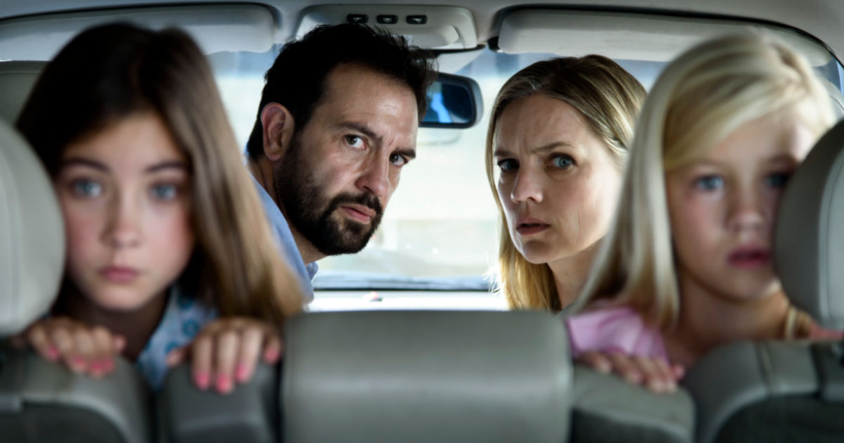 scared dutch family in car