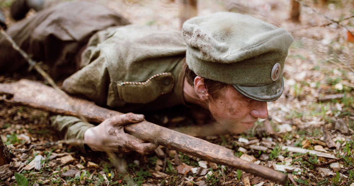 rifleman film - soldier on battlefield
