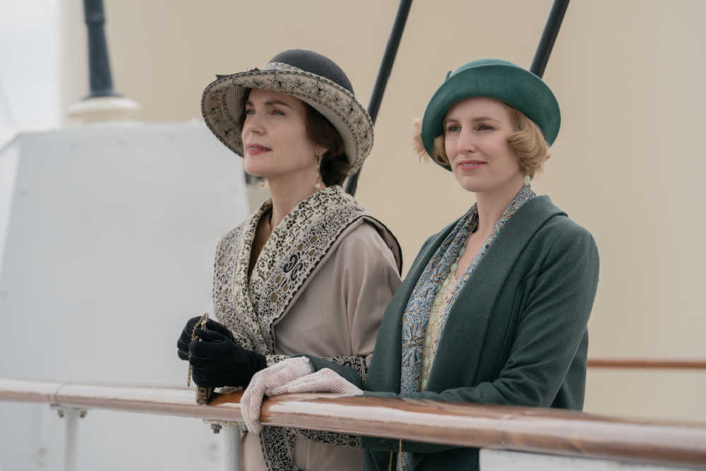 Elizabeth McGovern stars as Cora Grantham and Laura Carmichael as Lady Edith Hexham in DOWNTON ABBEY: A New Era, a Focus Features release. Credit: Ben Blackall / ©2022 Focus Features LLC