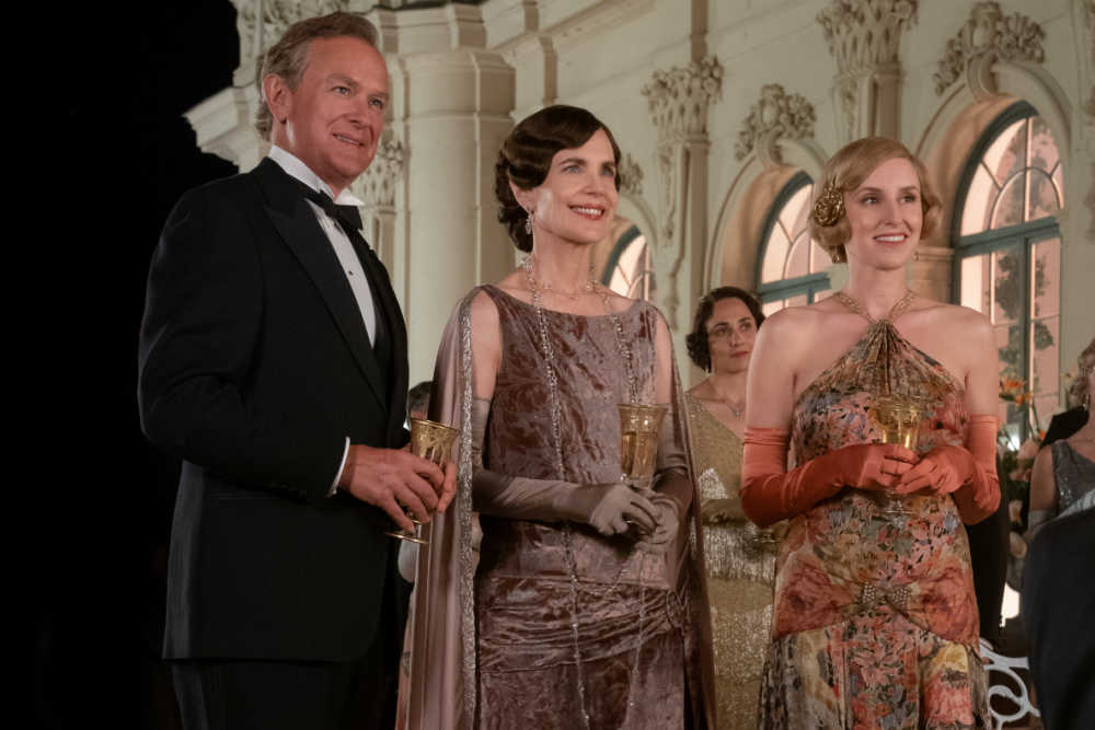 Elizabeth McGovern stars as Cora Grantham and Laura Carmichael as Lady Edith Hexham in DOWNTON ABBEY: A New Era, a Focus Features release. Credit: Ben Blackall / © 2022 Focus Features LLC