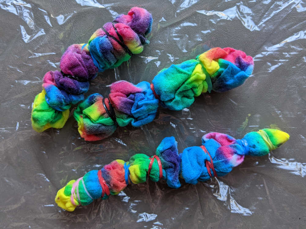 making rainbow tie dye scrunchies