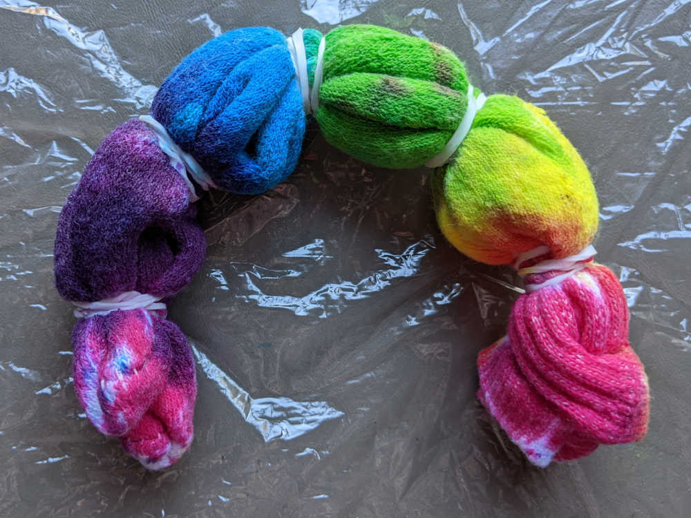 making rainbow tie dye socks