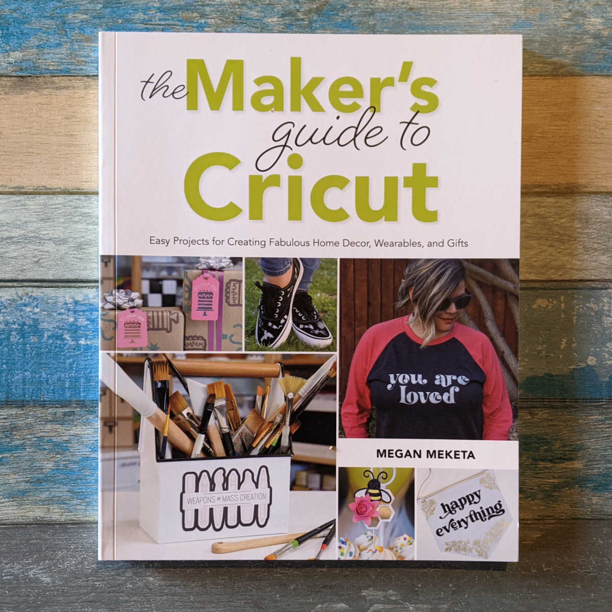 https://mamalikesthis.com/wp-content/uploads/2022/12/guide-to-cricut-book.jpg