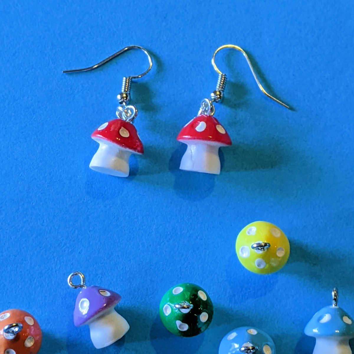 diy resin mushroom earrings craft