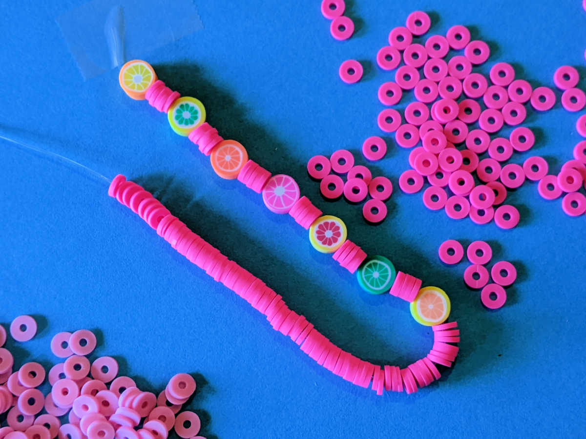 making a citrus fruit stretch bracelet