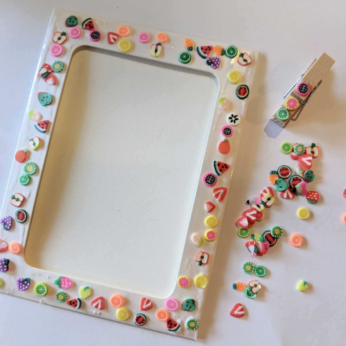 making a fruit picture frame craft