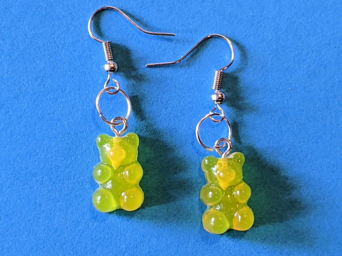 diy gummy bear drop earrings craft