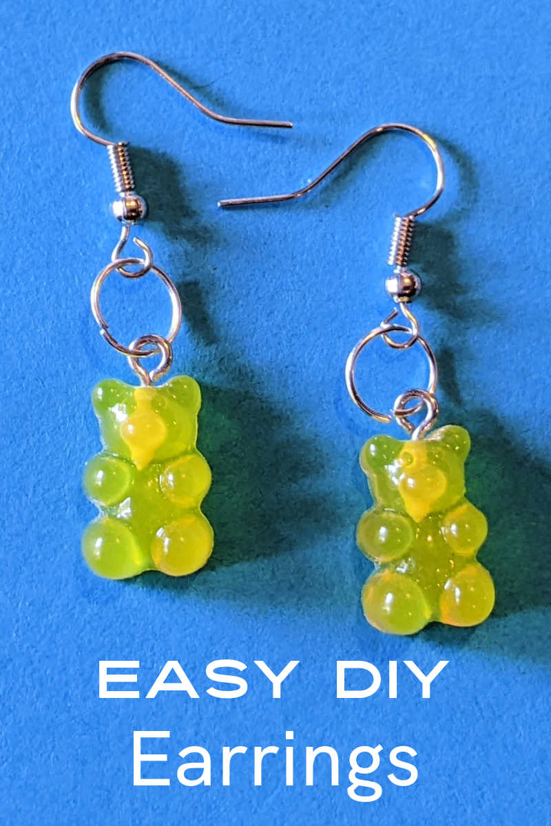 It is quick and easy to make DIY gummy bear earrings, when you use basic supplies and follow these simple instructions. 