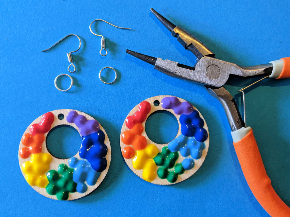 making rainbow painted earrings
