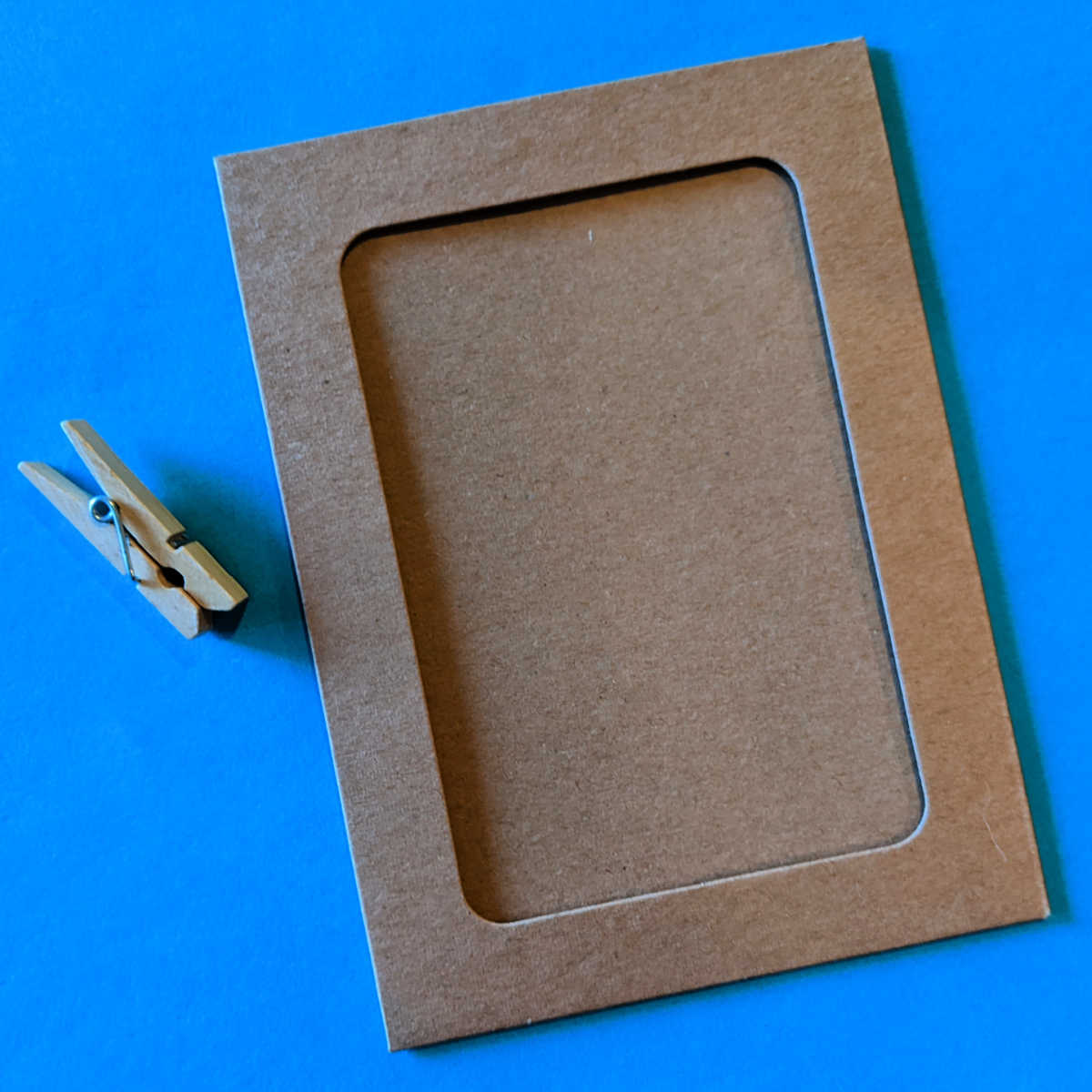 mini clip and paper picture frame