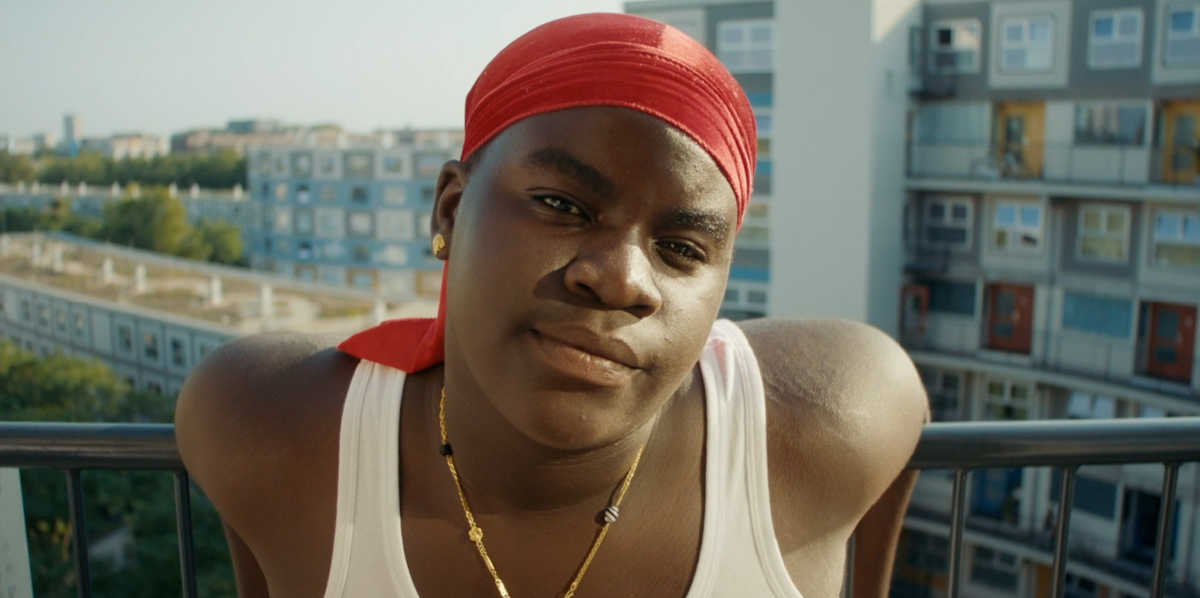 Shabu is a heartwarming documentary about a 14-year-old Dutch-Surinamese boy who dreams of becoming a rapper.