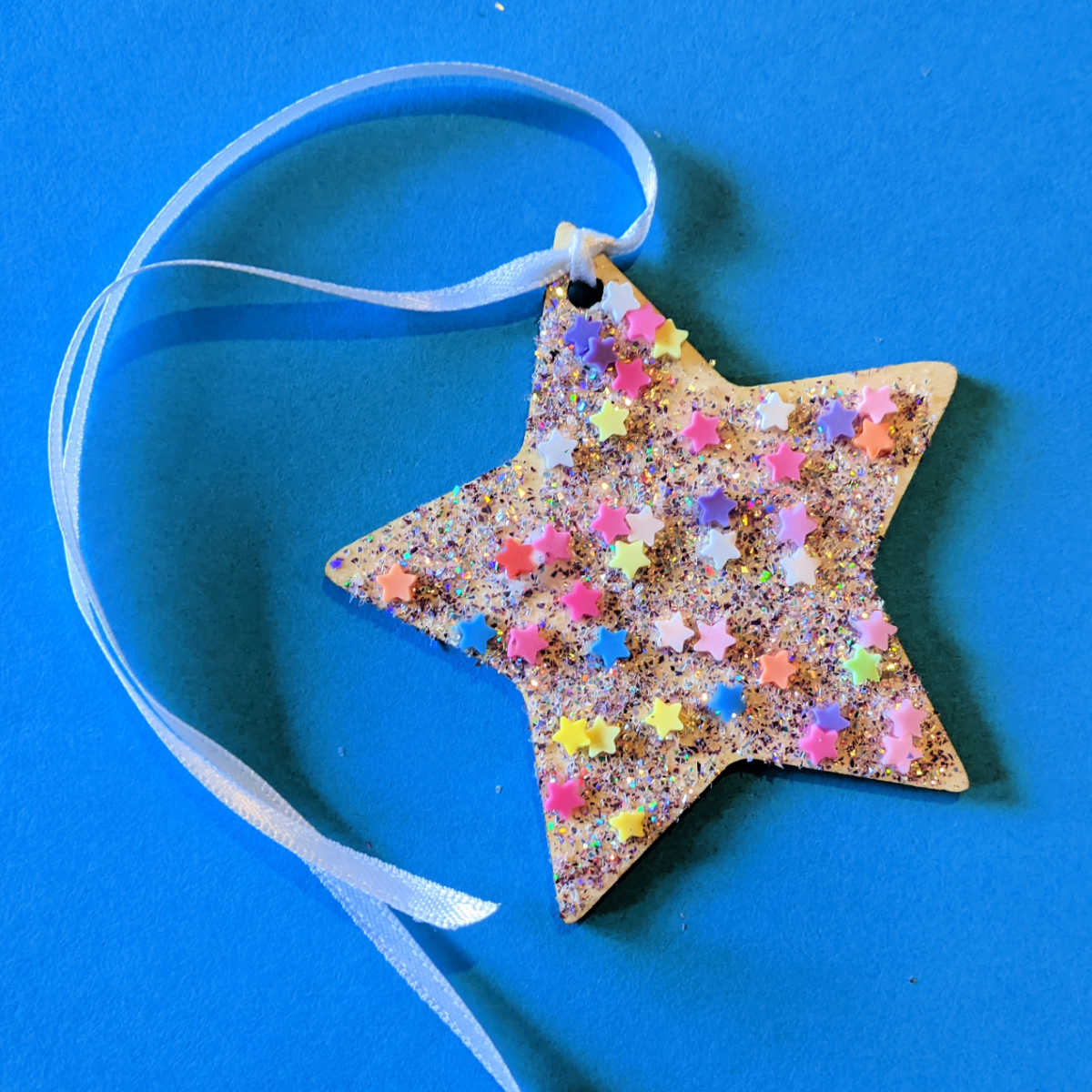 Superstar Ornament Craft with Glitter - Mama Likes This