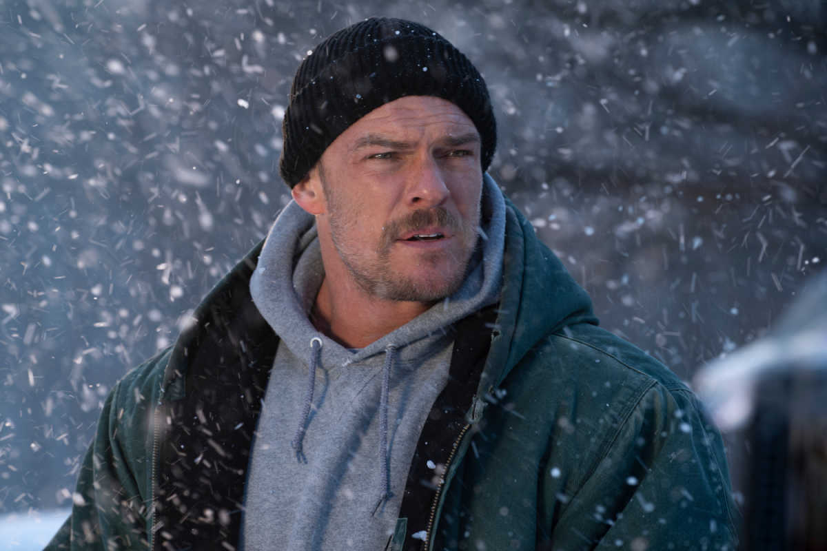 Alan Ritchson in Ordinary Angels film