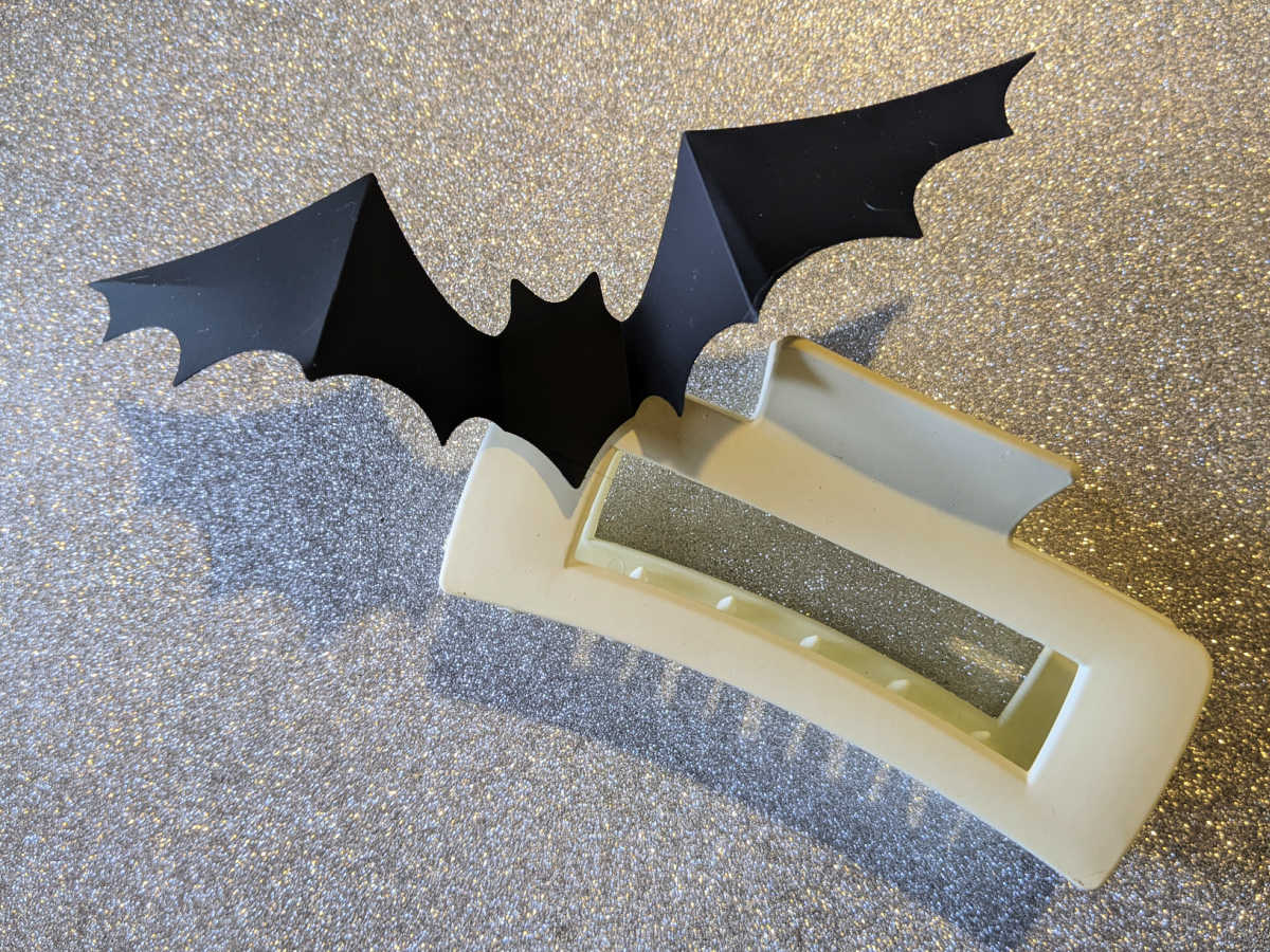 bat hair clip craft