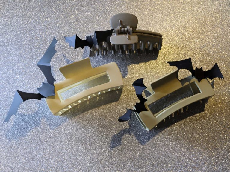 Easy Bat-tastic Halloween Bat Hair Clip Craft - Mama Likes This