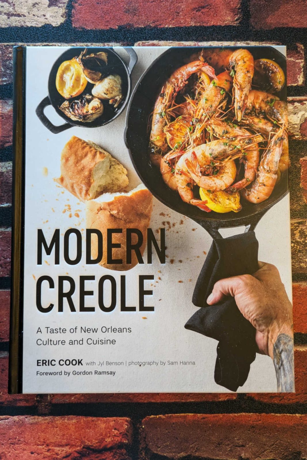 Modern Creole: A Taste of New Orleans Culture and Cuisine - Discover the vibrant flavors of New Orleans with this stunning cookbook featuring over 120 recipes. From classic Creole dishes to modern twists, this book is an excellent choice for home cooks who want to impress their guests.