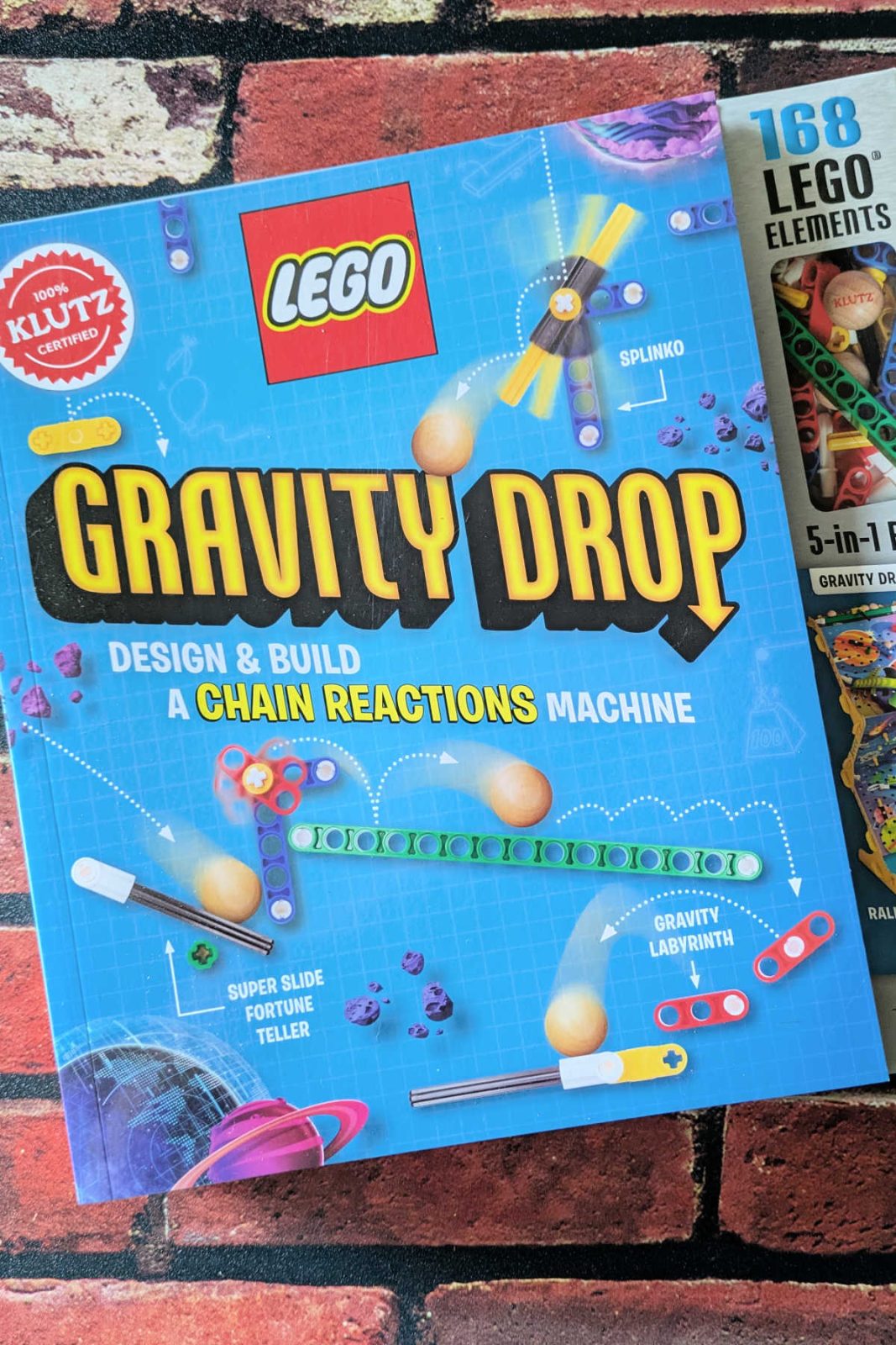 Introduce your child to the wonders of physics with the LEGO Gravity Drop kit! Build, experiment, and learn about gravity in a fun and engaging way.