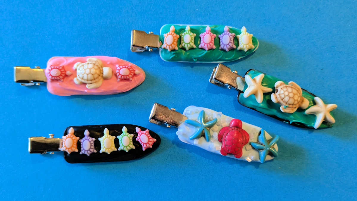 cream glue sea turtle hair clips