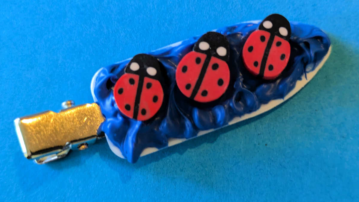 ladybug cream glue hair clip