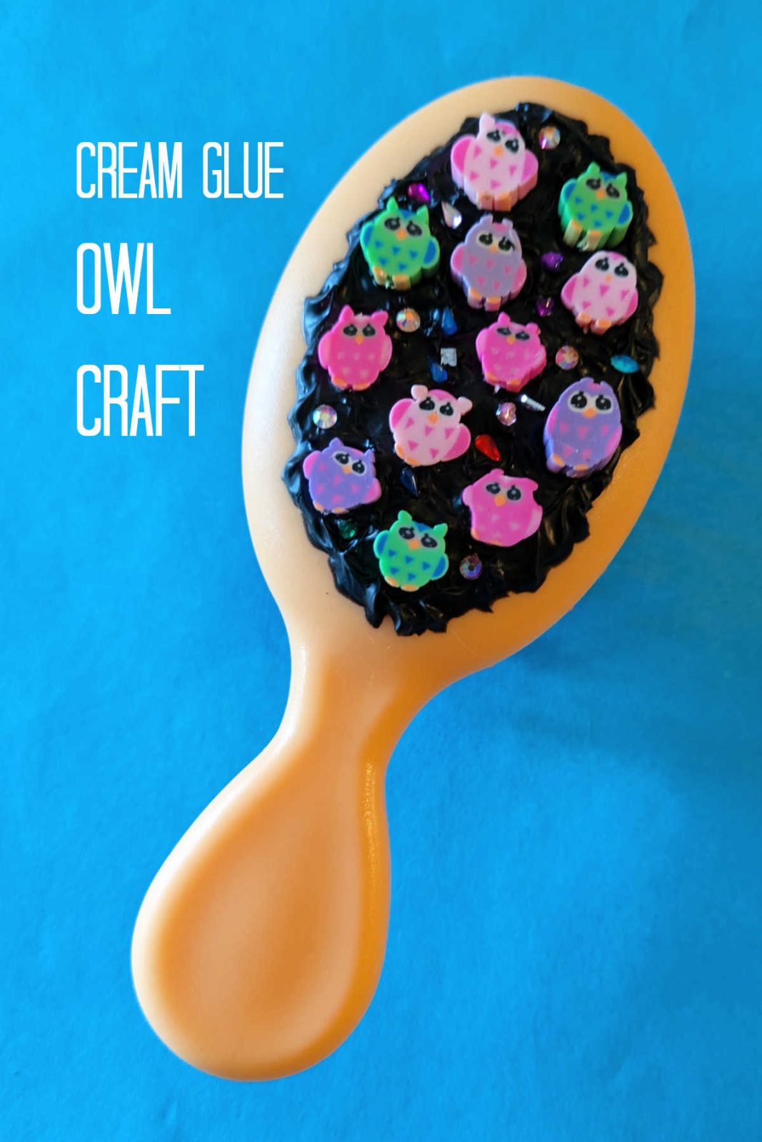 Create a unique owl hair brush with this fun cream glue tutorial. Decorate with adorable owl embellishments for a personalized hair accessory.