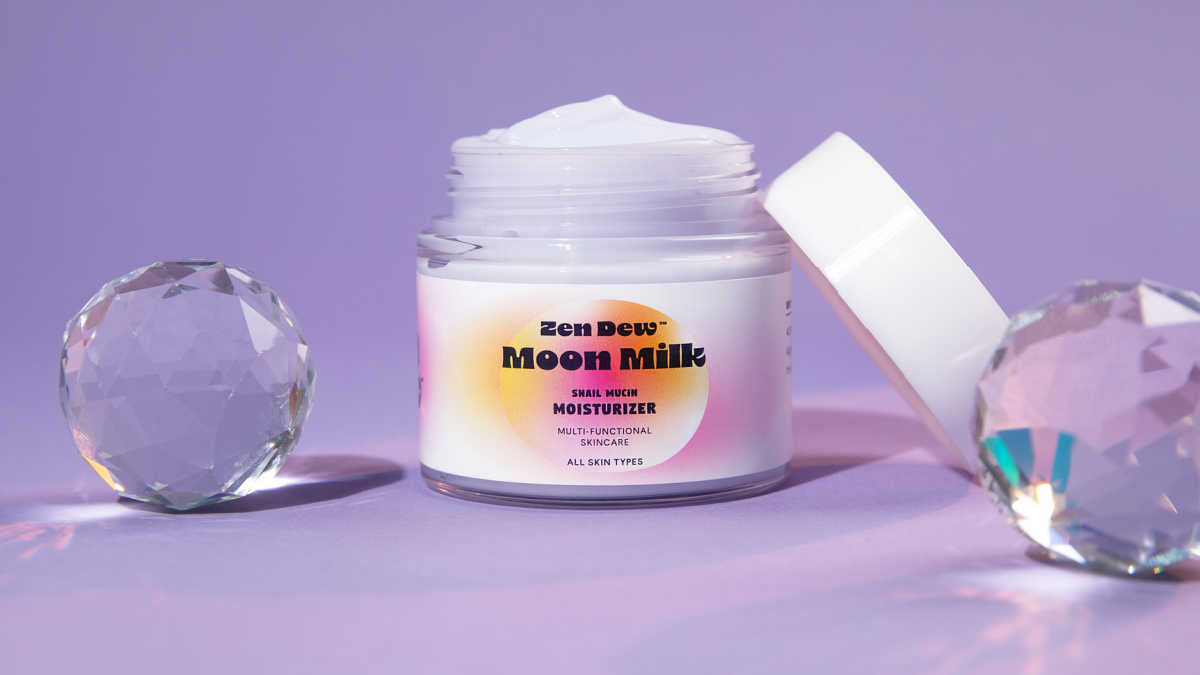 k-beauty snail mucin moon milk