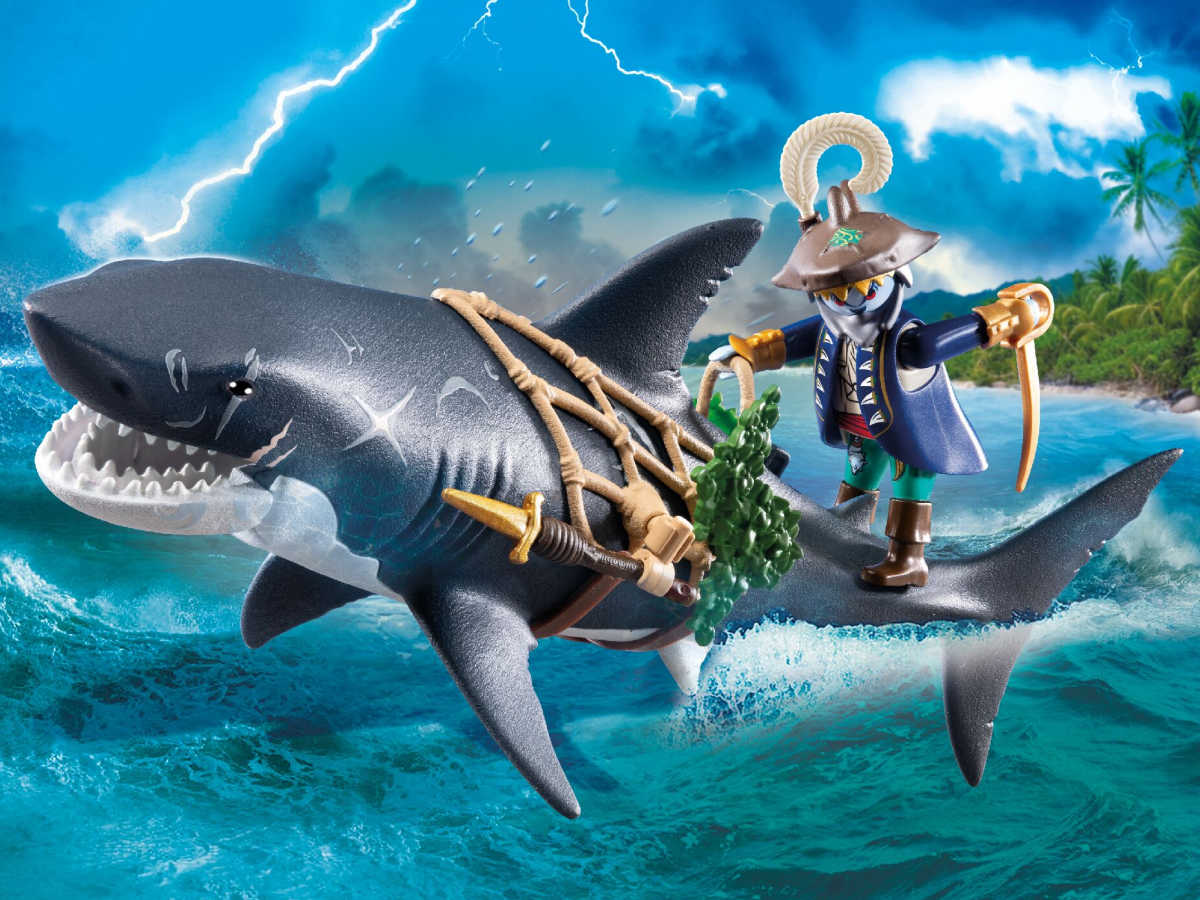 Inspire imaginative play with the Playmobil Giant Shark with Pirate! A fantastic and well-made toy set that will delight shark enthusiasts and pirate adventurers alike, sparking creativity.
