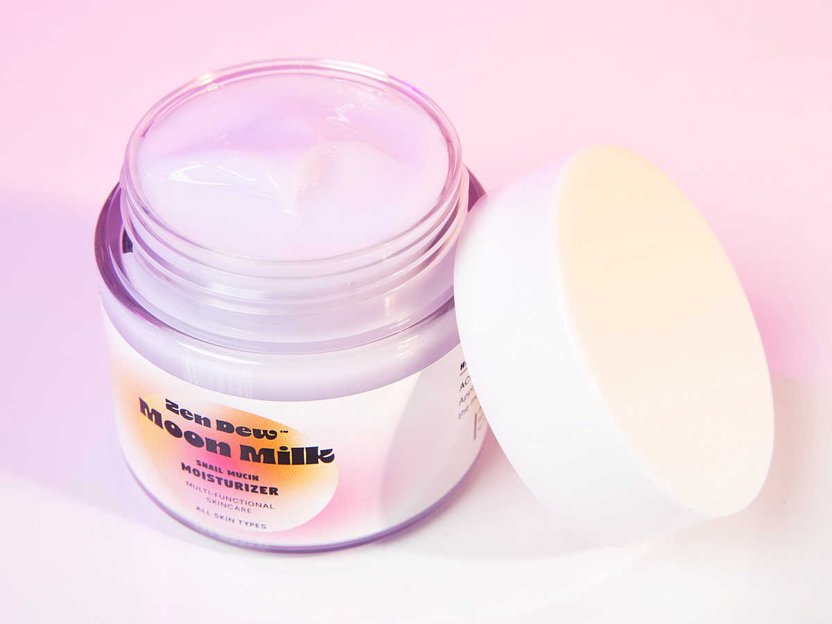 zen dew snail mucin moon milk moisturizer