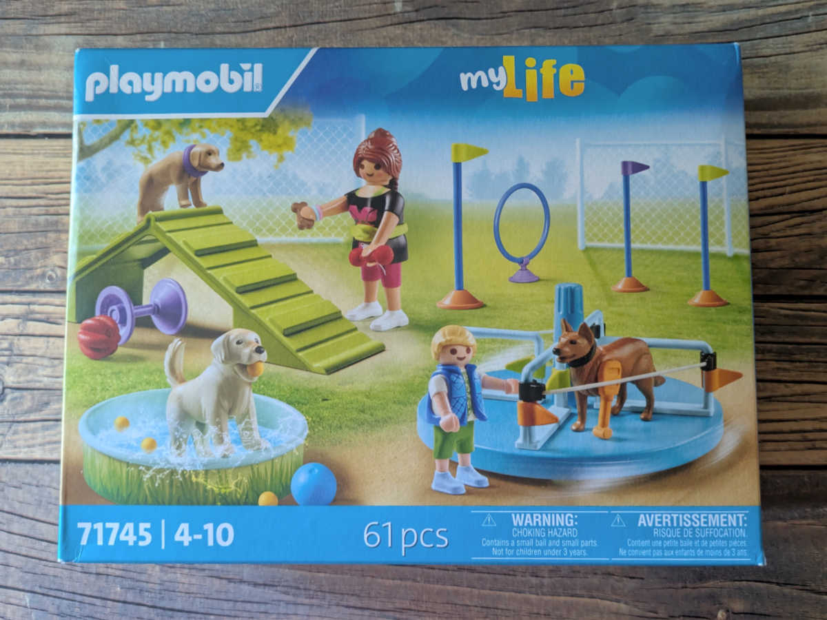box playmobil dog park set