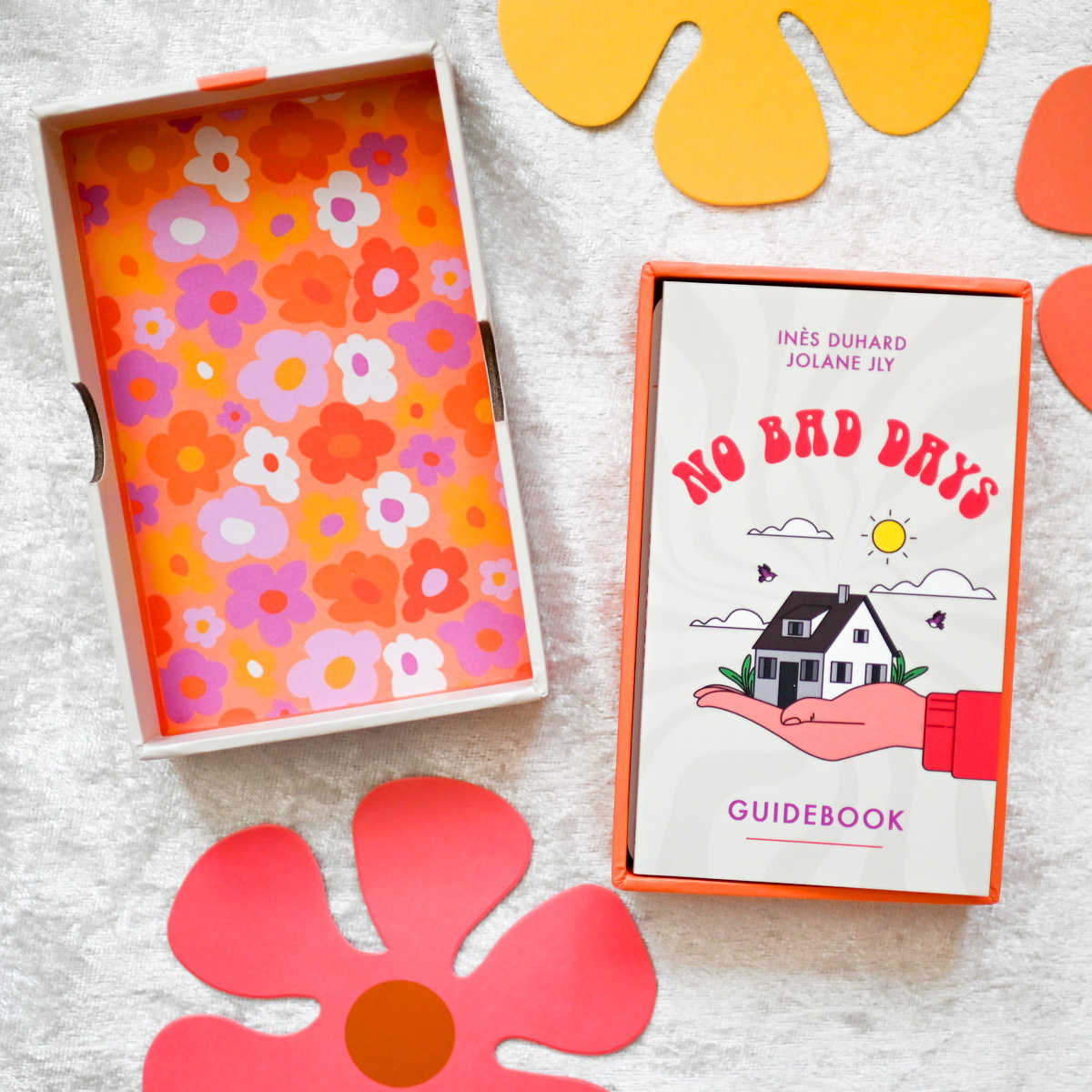 The No Bad Days: Daily Affirmations deck is a beautiful guide for mind & body care. Find positive, joyful affirmations and exercises to start the new year with a good attitude!