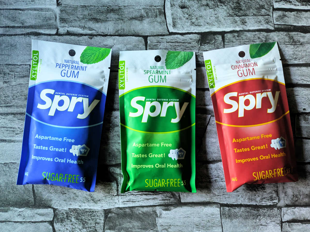 Spry Gum is a sugar-free and aspartame-free chewing gum, sweetened with xylitol! It has good flavor, is incredibly refreshing, and comes in both minty and fruity varieties and makes a good stocking stuffer! 🌿