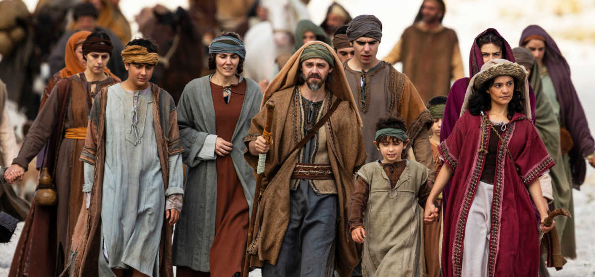 crowd scene faithful series