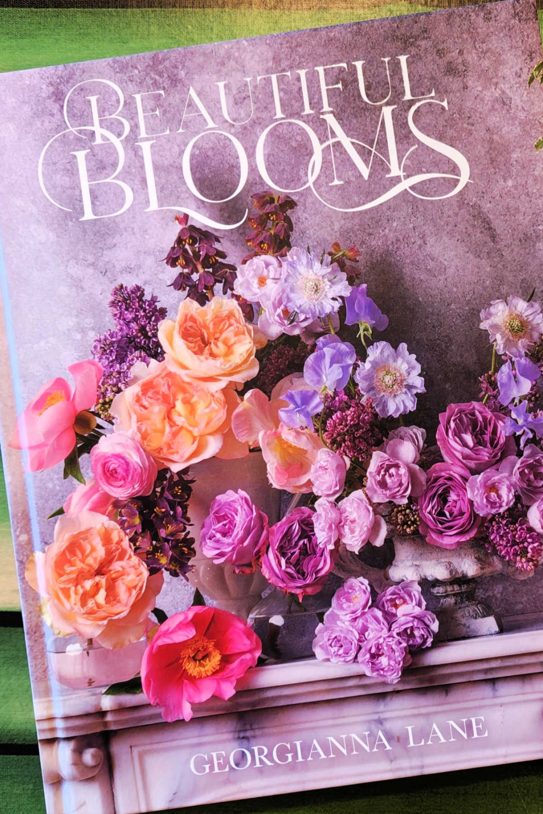 Beautiful Blooms is a stunning coffee table book filled with large color photographs that provide a vibrant photographic celebration of the world's most gorgeous flowers. This high quality hardcover is a good gift for photography lovers and gardeners looking for inspiration.