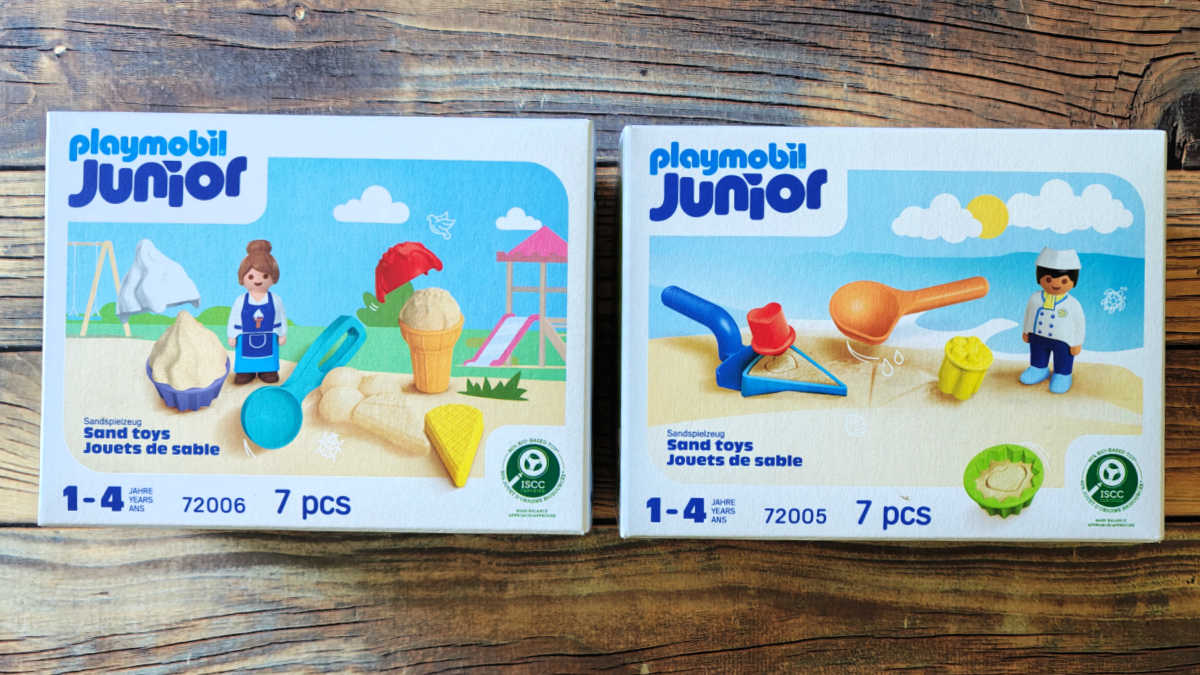 2 playmobil junior sand toys