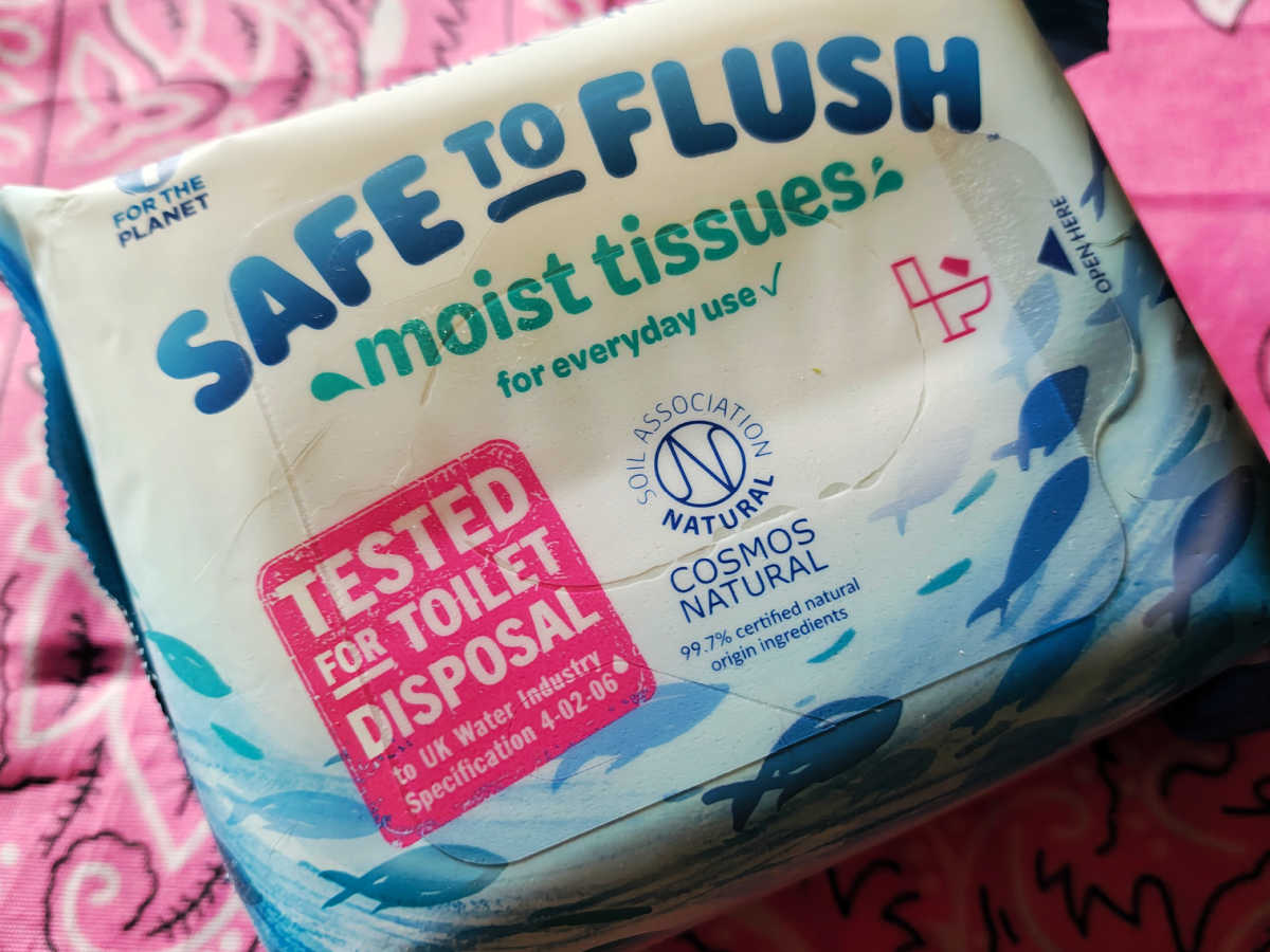 moist tissues safe to flush