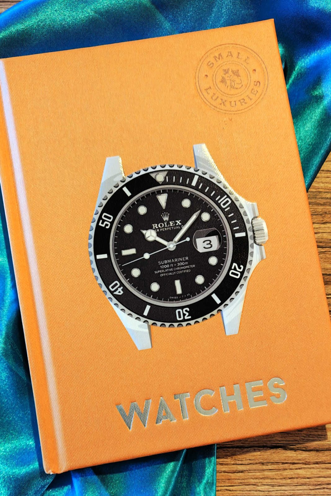 This Small Luxuries: Watches book review explores David Von Bader's detailed guide to luxury timepieces. Discover why this photo-filled hardcover makes an ideal Father's Day gift for watch collectors and history buffs alike.