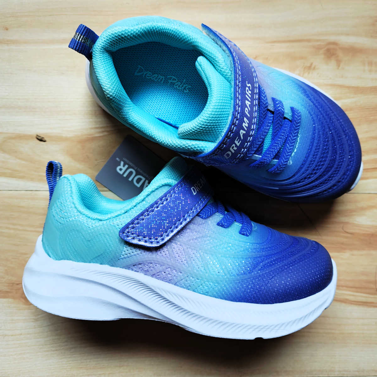 Dream Pairs toddler girls shoes deliver the perfect balance of style, comfort, and durability for little feet. This comprehensive review of highlights five distinct styles, ranging from sparkling play sneakers to elegant dress flats, that are parent-approved, budget-friendly, and loved by toddlers.