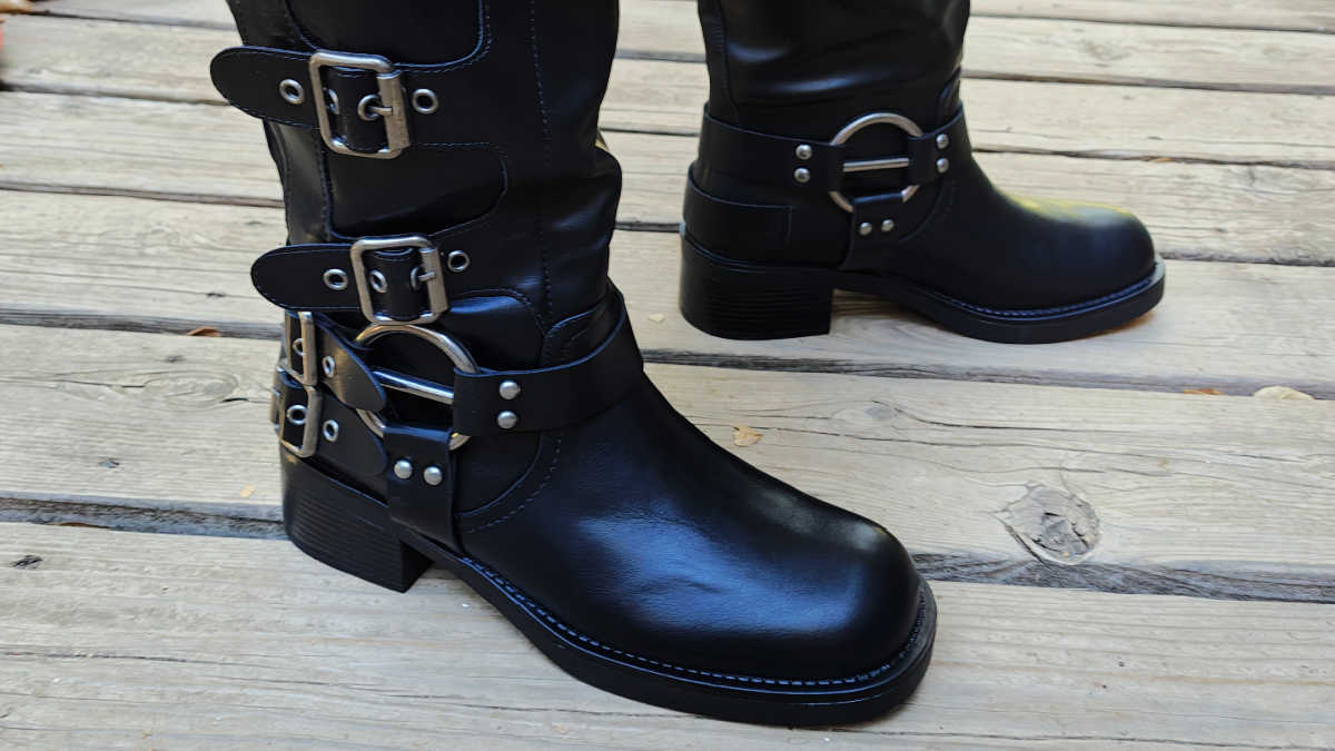 black trendy moto boots