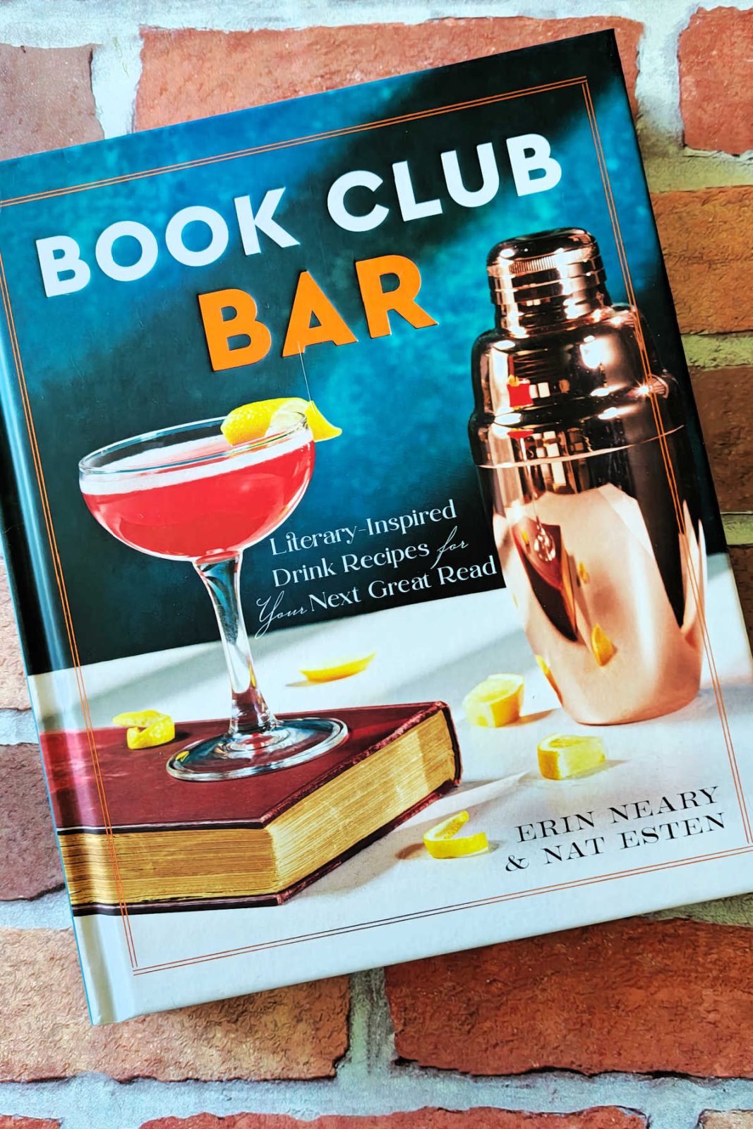 Pair your favorite novel with a perfectly themed drink! Take a look inside Book Club Bar to explore how authors Erin Neary and Nat Towsen blend literature, craft beverage recipes, and stunning photography into one beautiful hardcover.