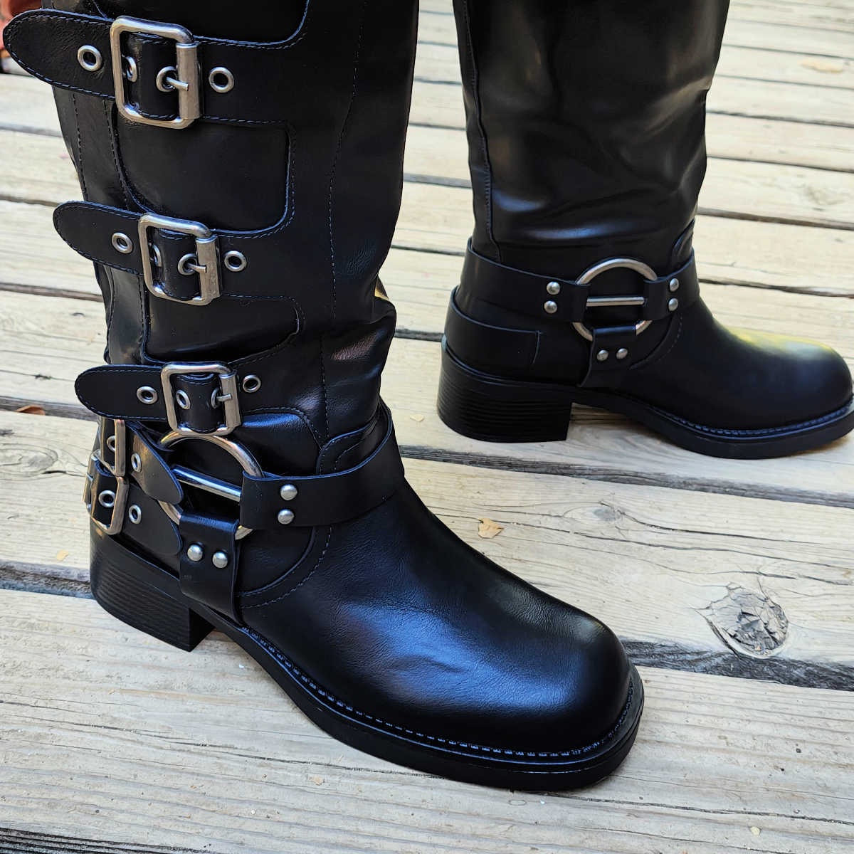 Step into fall style with trendy moto boots! Read this review of DREAM PAIRS Knee-High Biker Boots and Fold-Over Fashion Boots to see how stylish hardware, square toes, and zero-break-in comfort bring fresh, energy to any wardrobe.