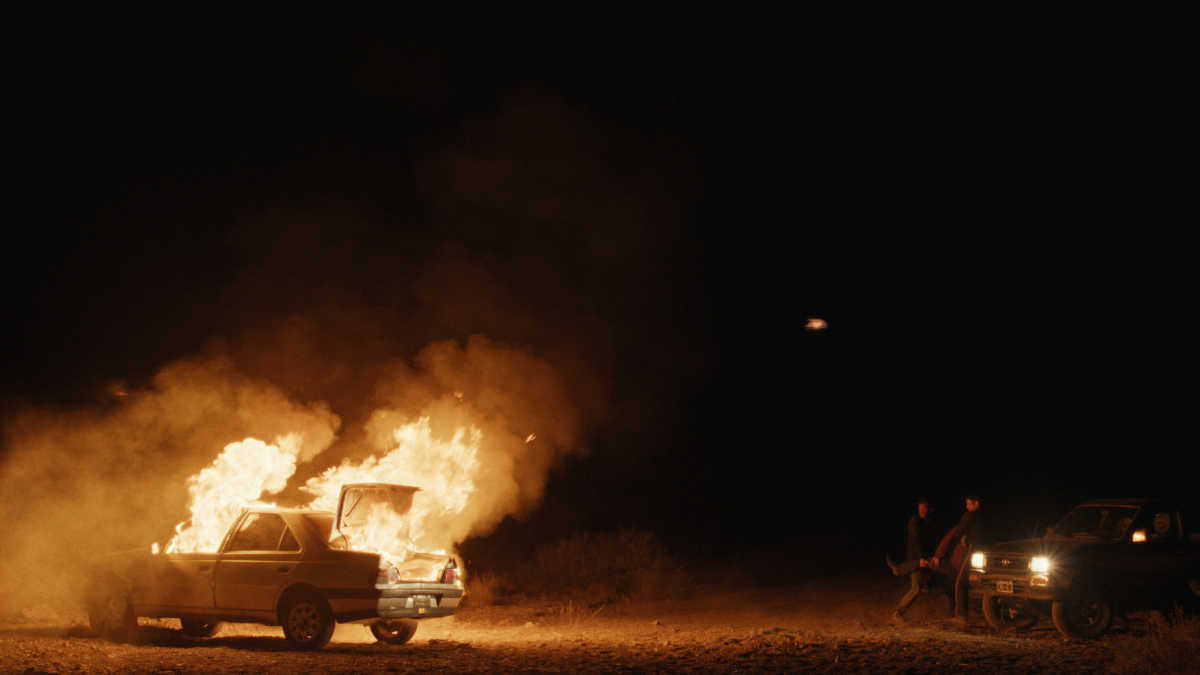 car burning LOS RENACIDOS the reborn movie